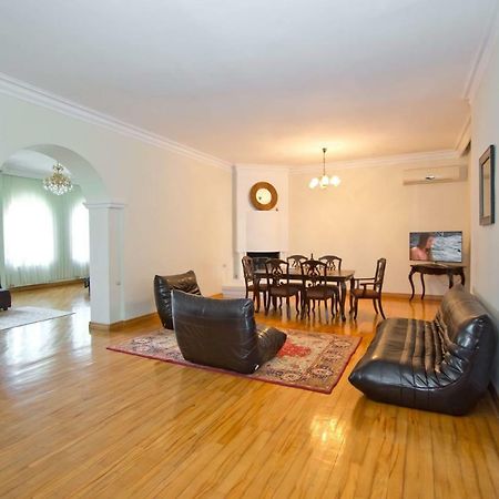 Apartment On Gorgiladze 25 Batumi Exterior photo