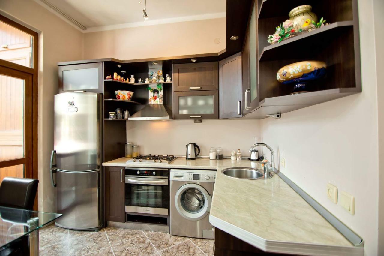 Apartment On Gorgiladze 25 Batumi Exterior photo