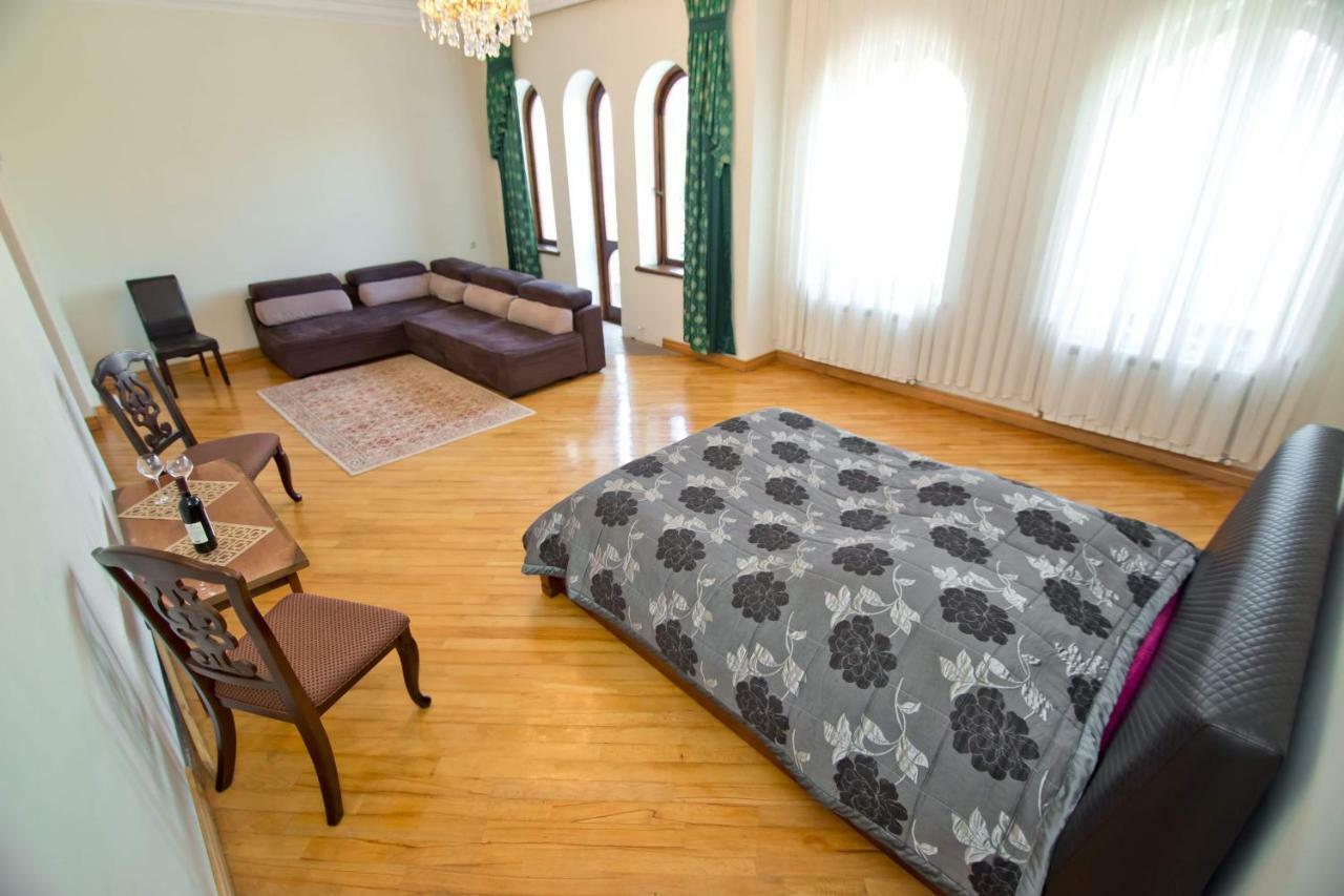Apartment On Gorgiladze 25 Batumi Exterior photo