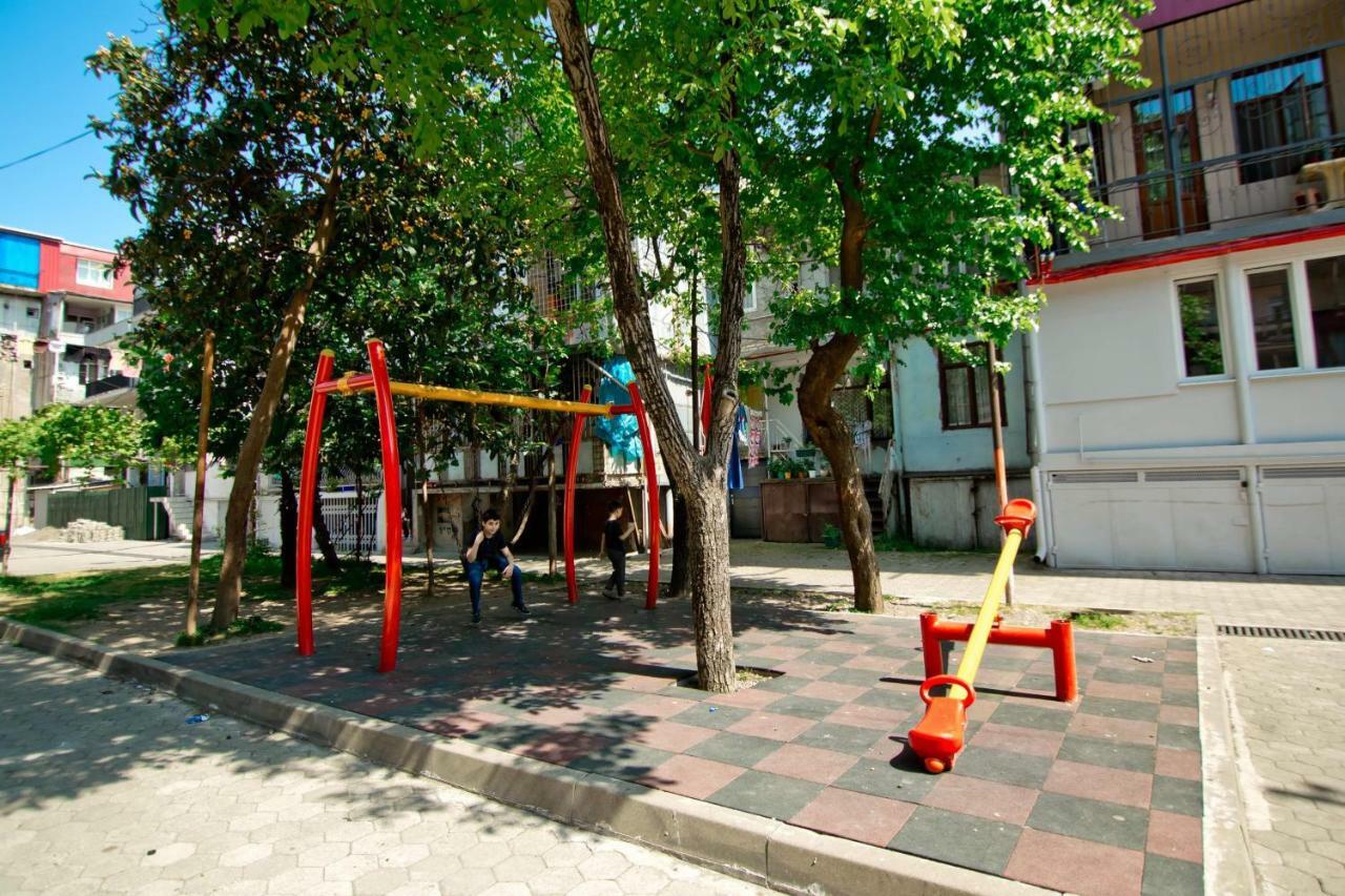 Apartment On Gorgiladze 25 Batumi Exterior photo