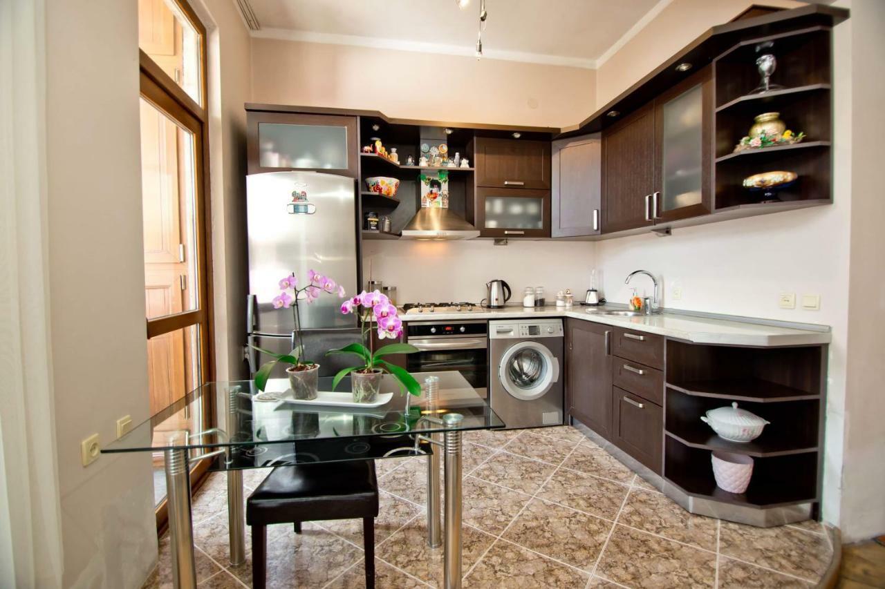 Apartment On Gorgiladze 25 Batumi Exterior photo