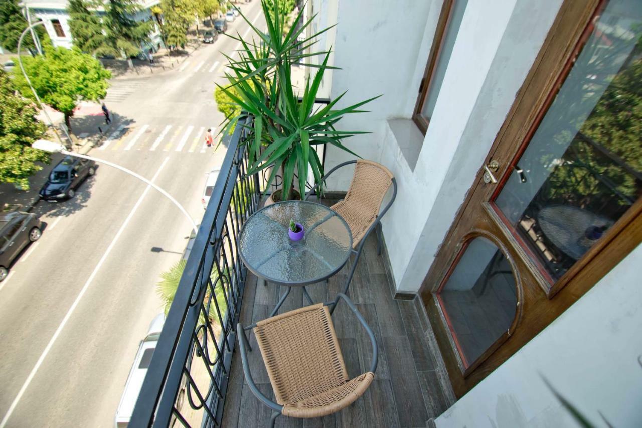 Apartment On Gorgiladze 25 Batumi Exterior photo